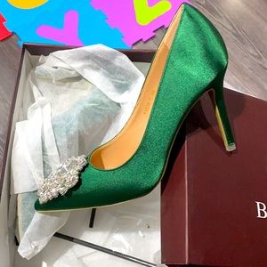 Size 8 US / Green with Broche